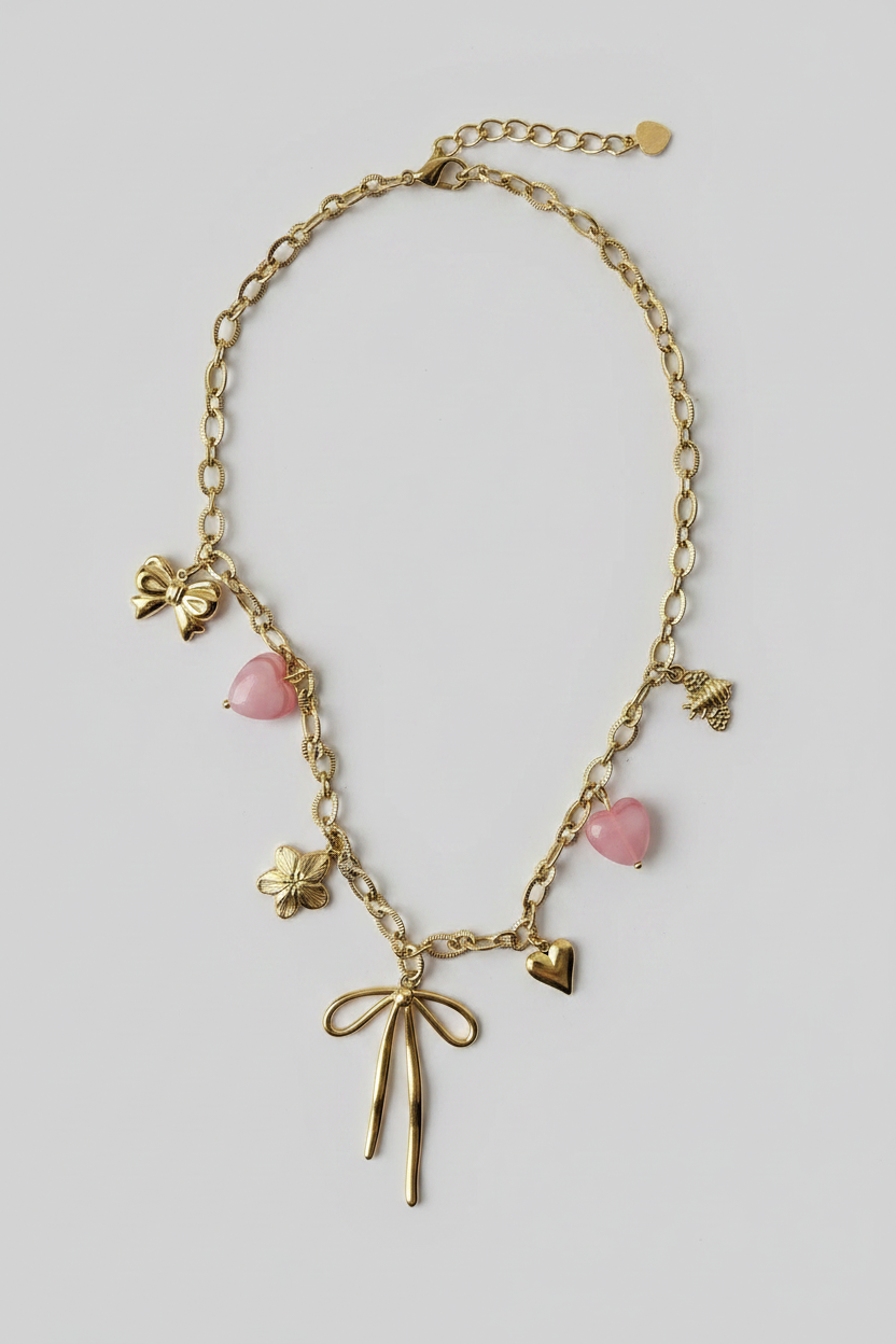 Romantic gold necklace