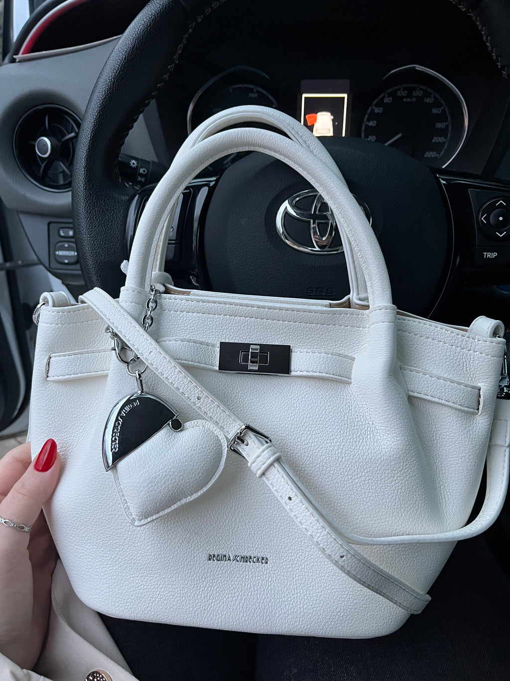 Lausanne White