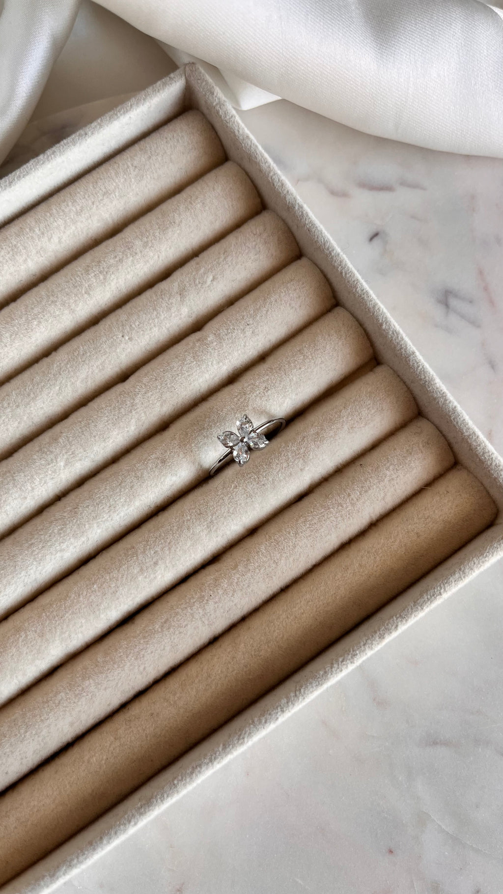 Bloom silver ring