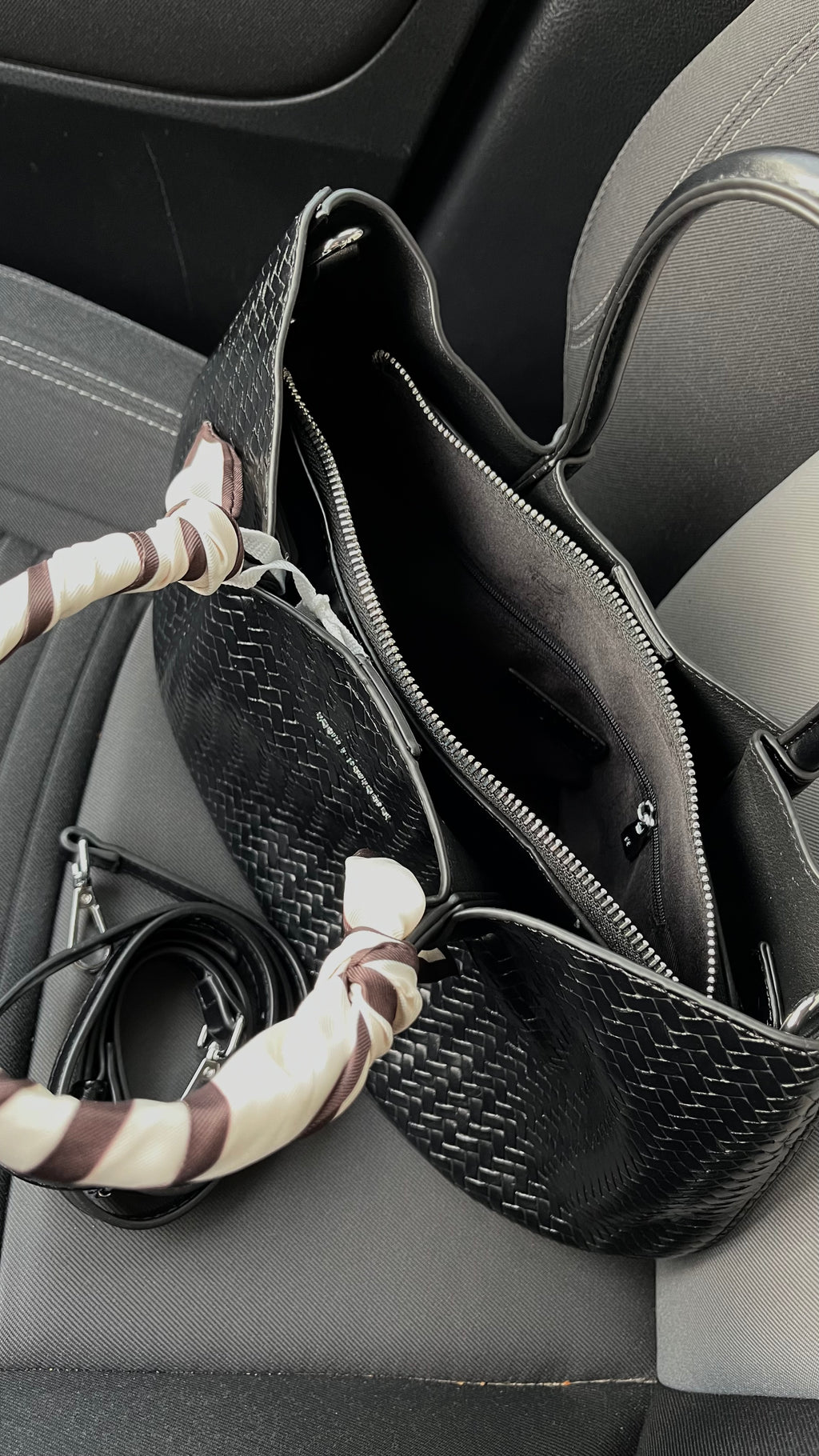 Santorini Black