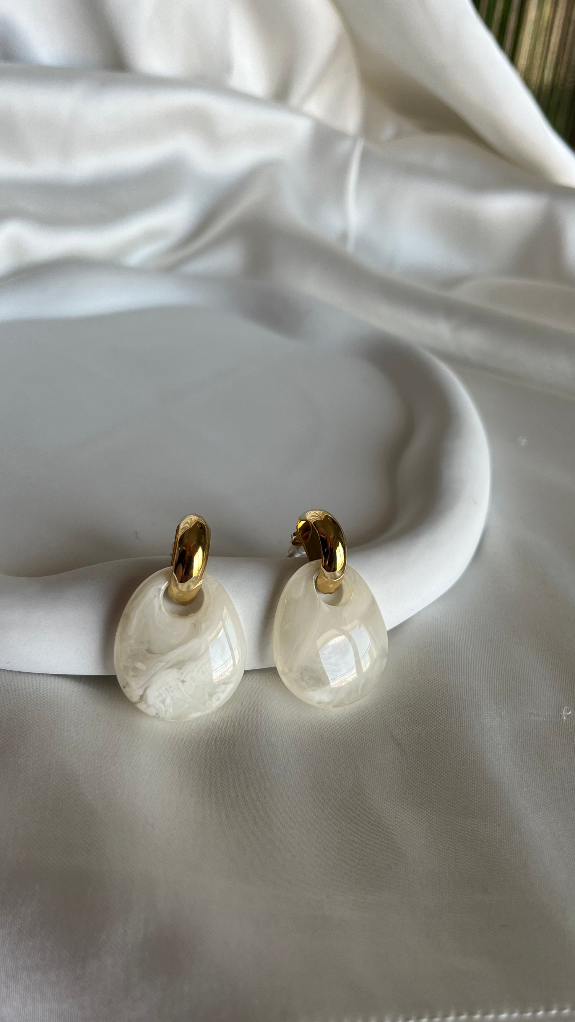 Vanilla earrings