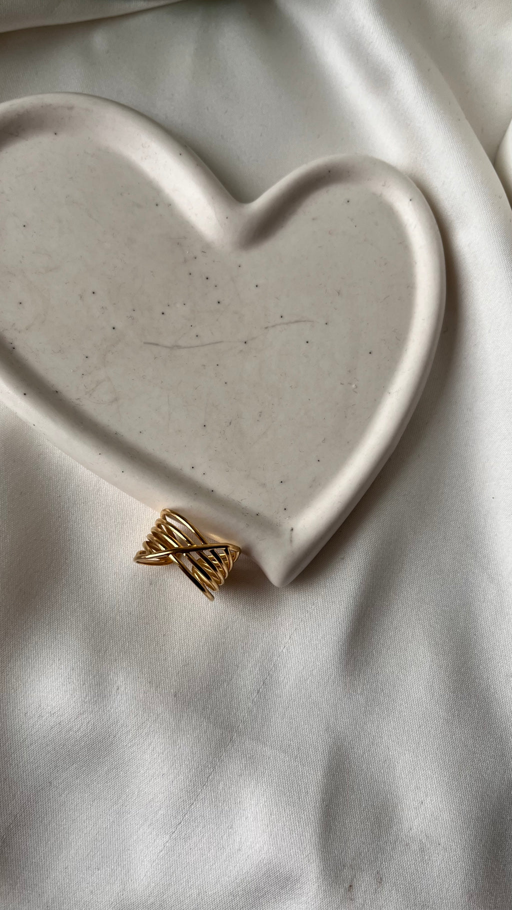 Monroe gold ring