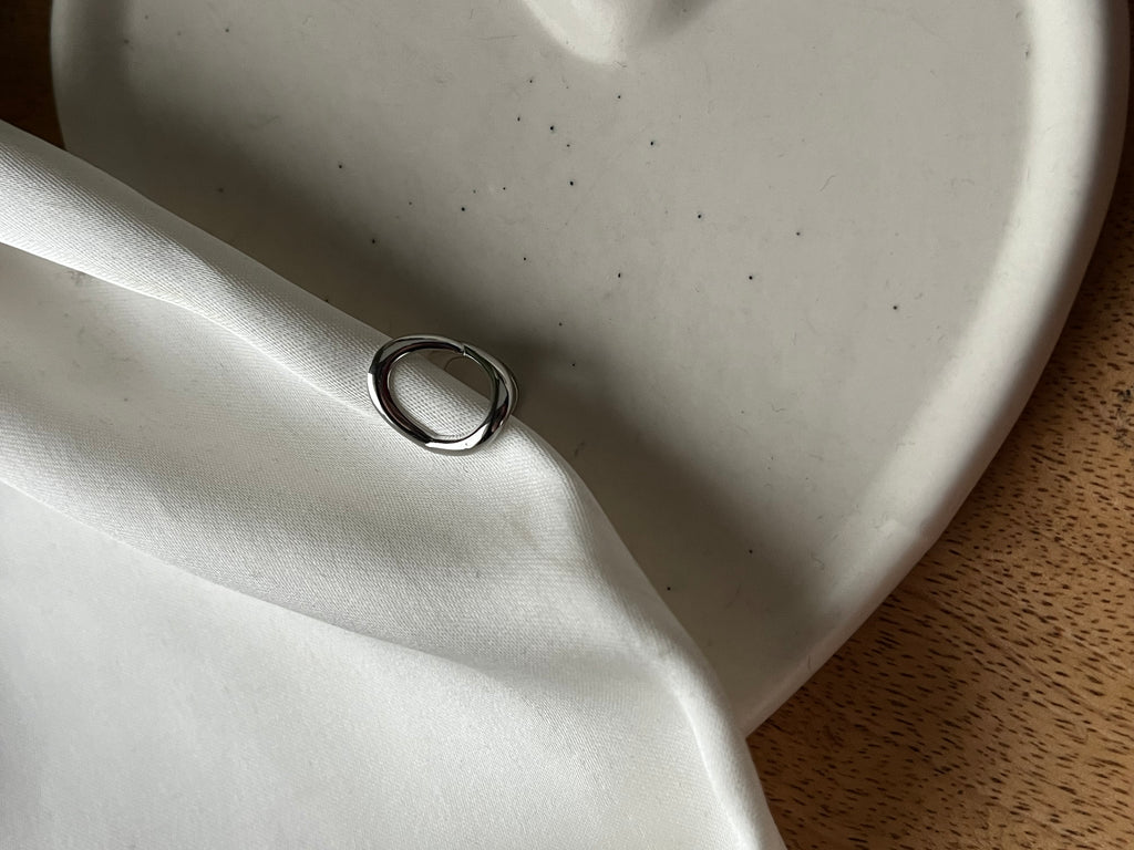 Knot Silver Ear Cuff