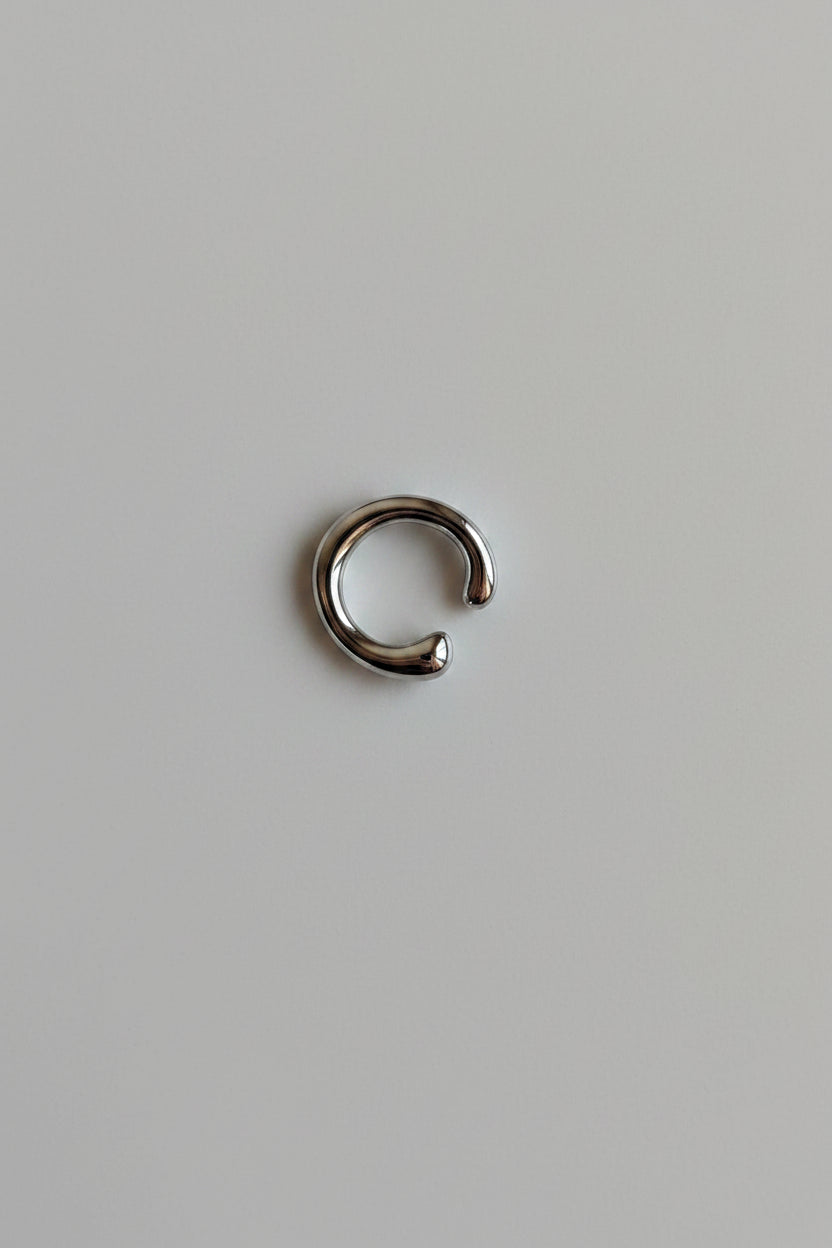 Minimal curve ear cuff