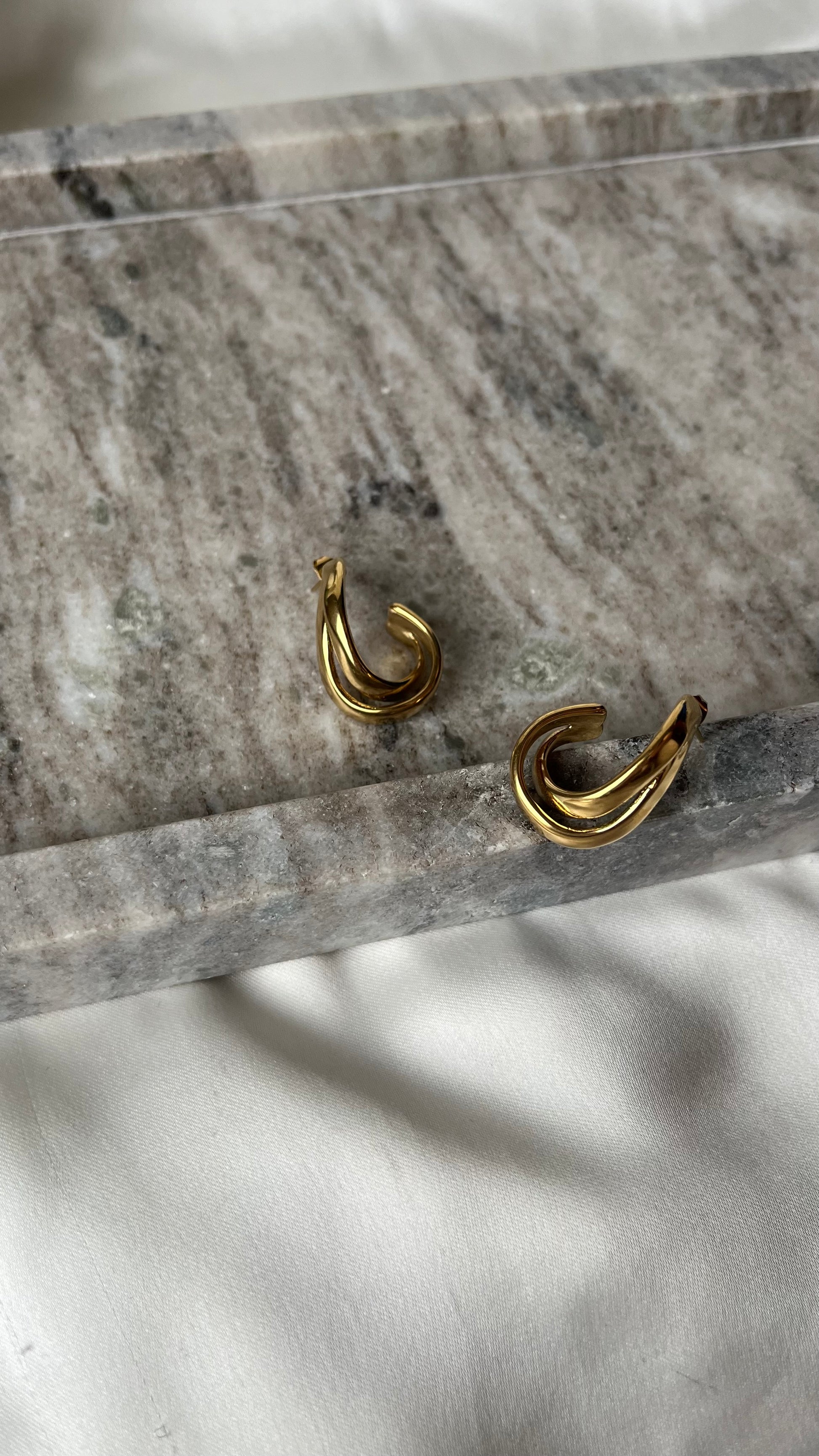 Twist Stud Earrings Gold