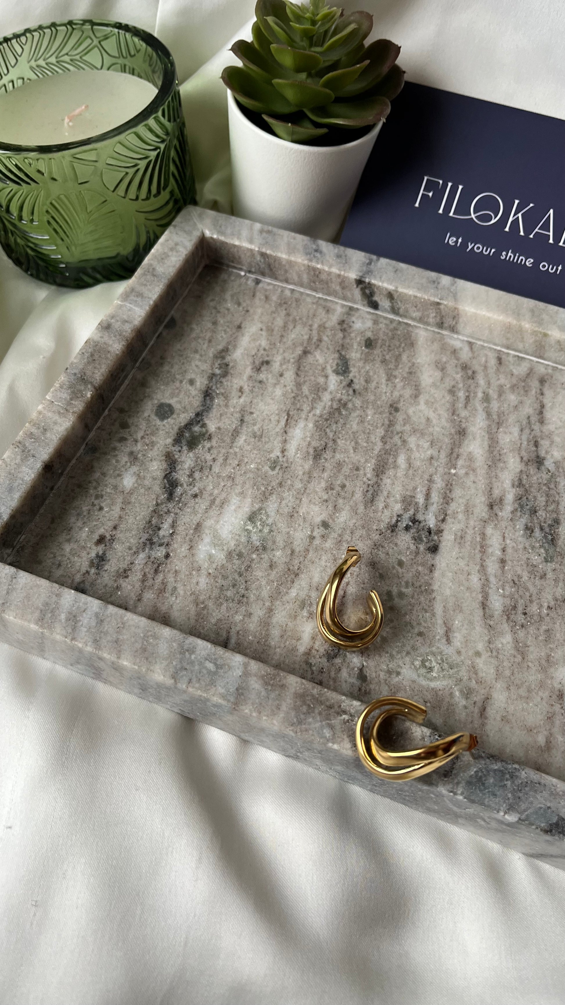 Twist Stud Earrings Gold