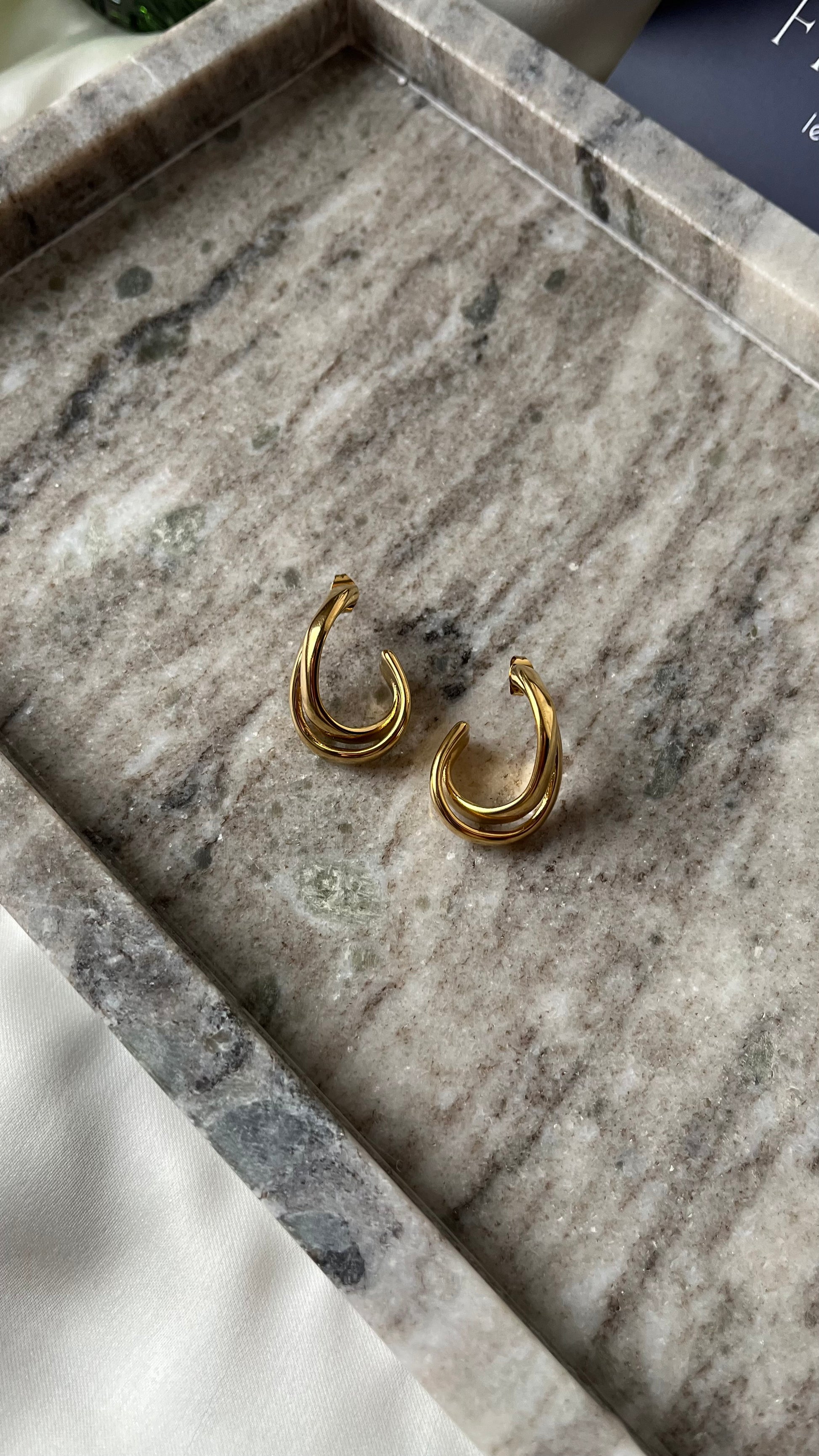 Twist Stud Earrings Gold
