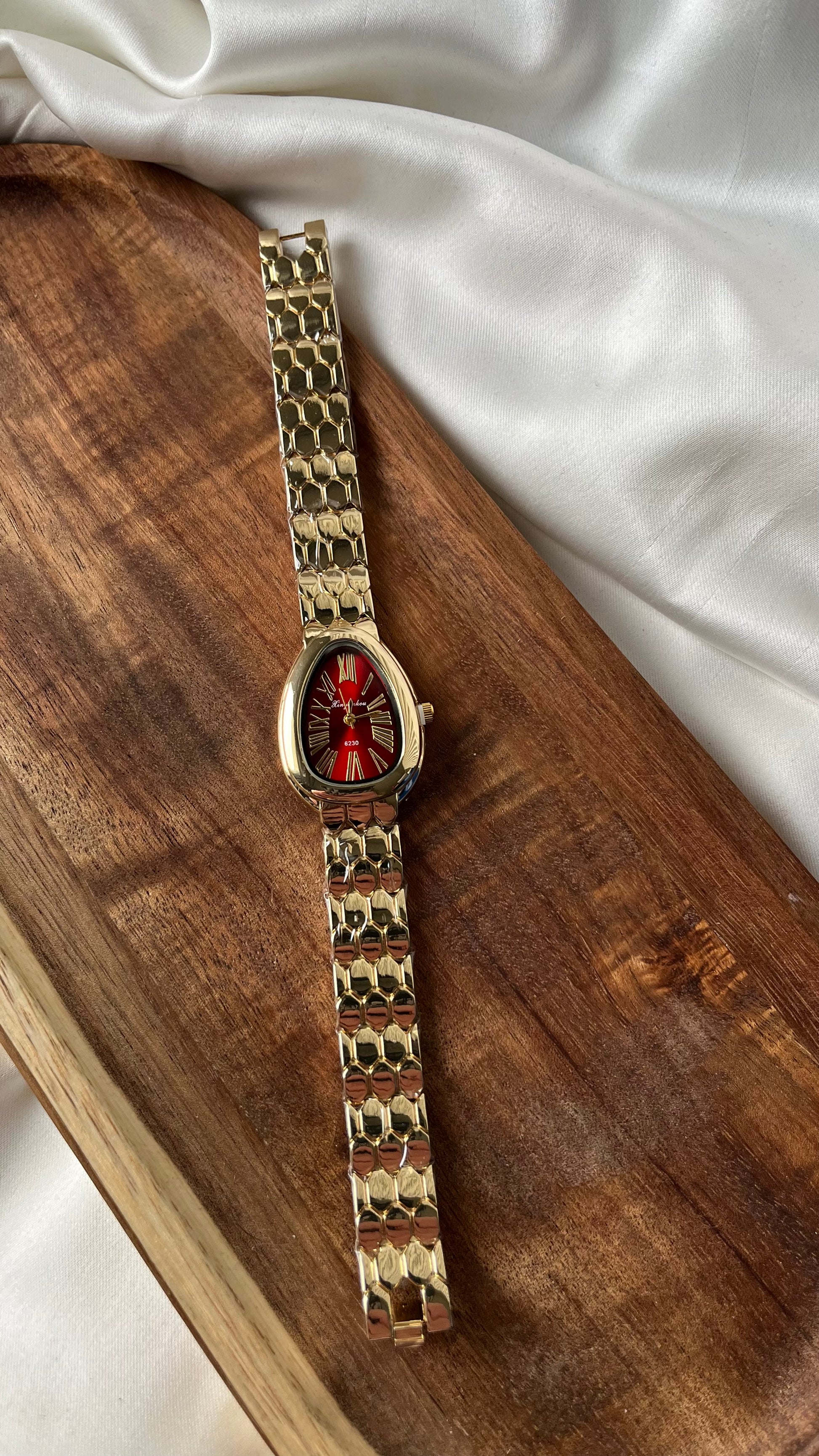 Red Dragon Gold Watch