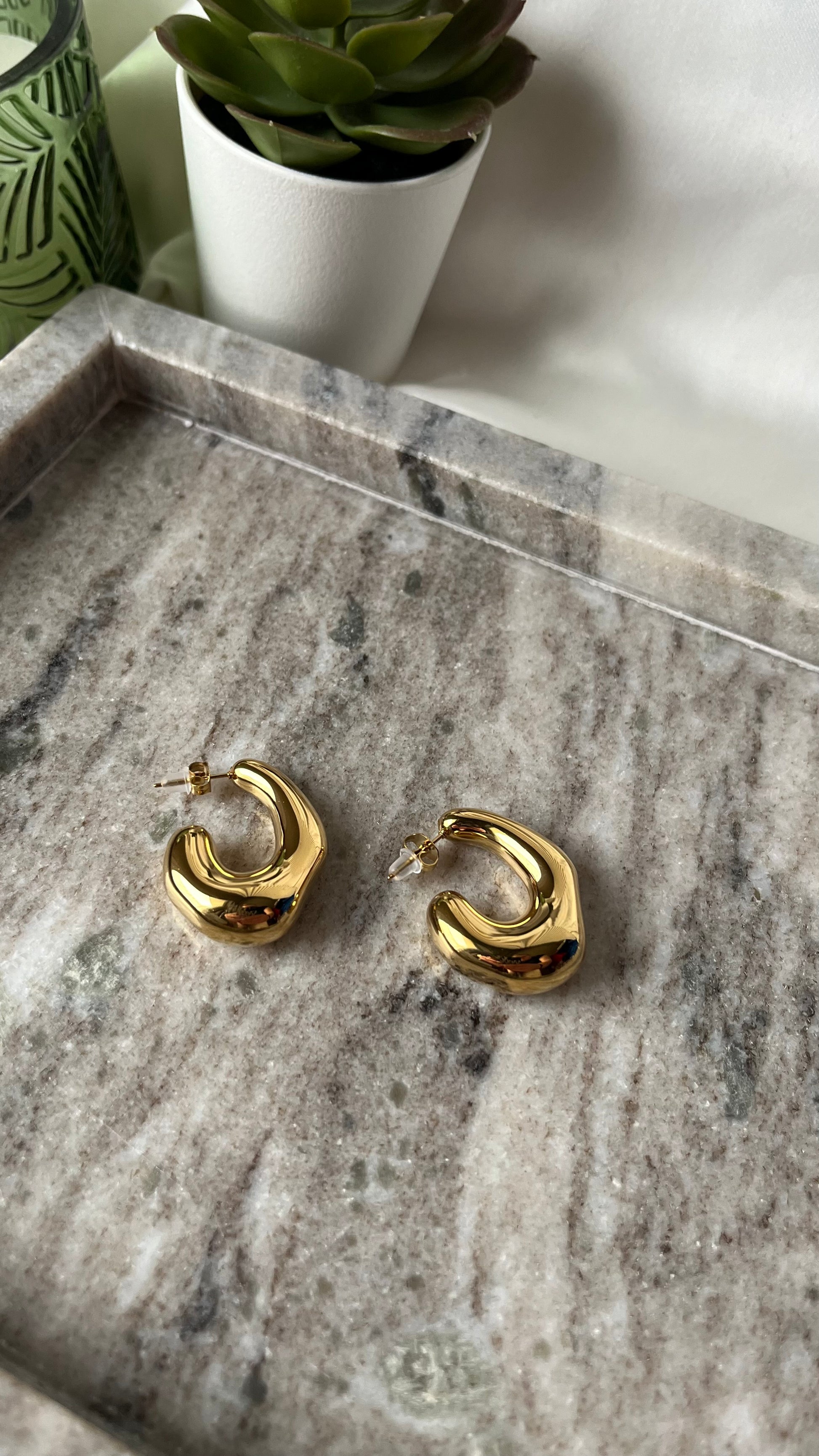 Sculpted Hoop Earrings Gold