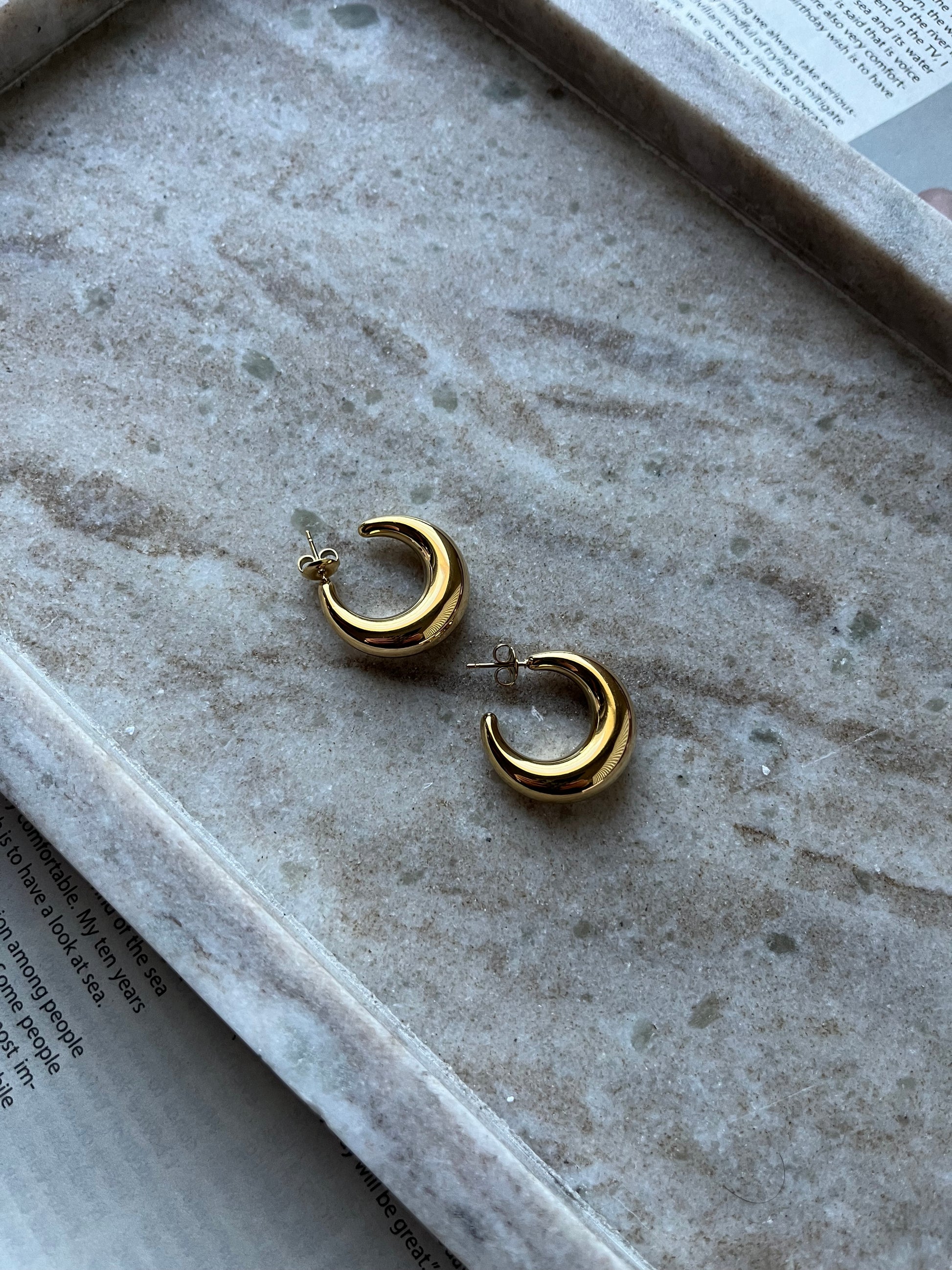 Luna Medium Gold