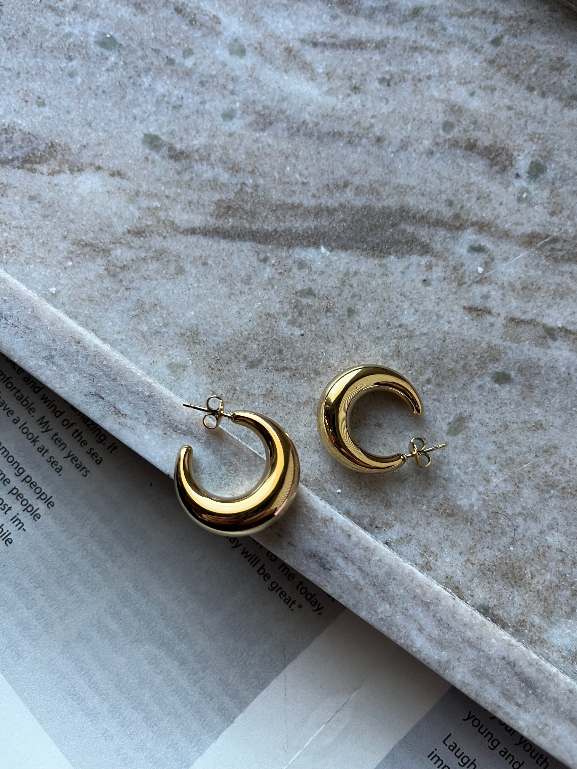 Luna Medium Gold